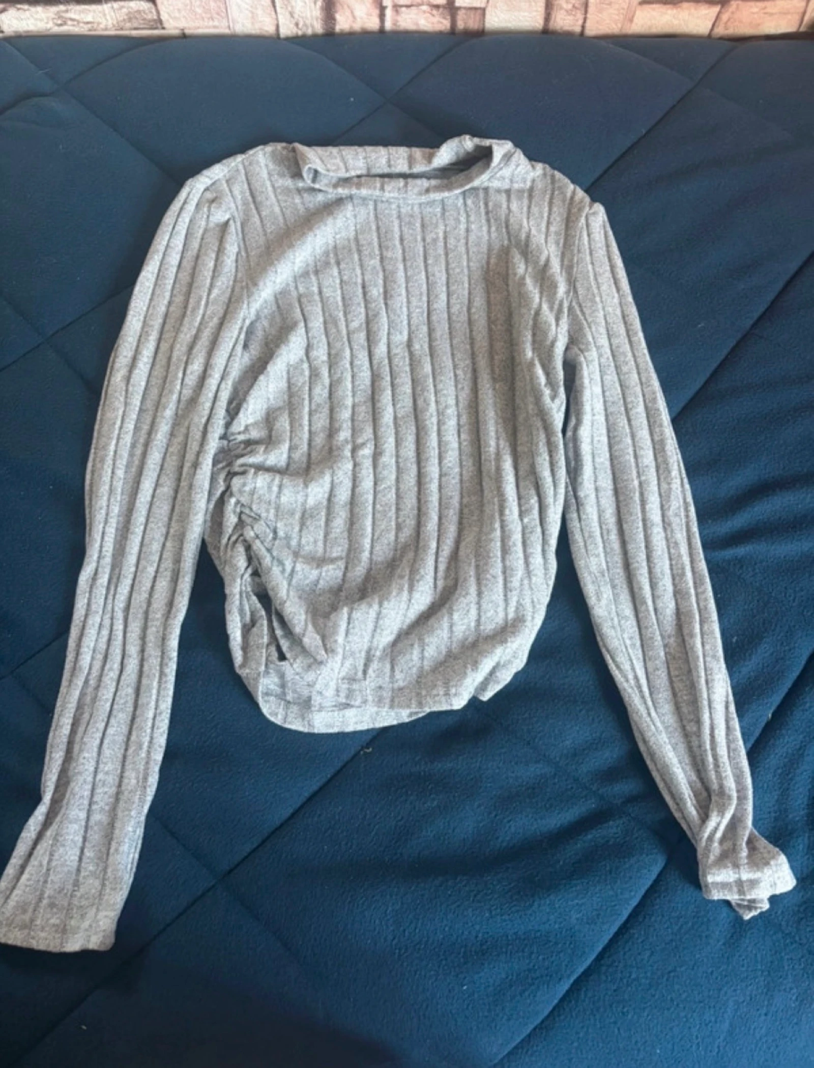 Camisola cinzenta 